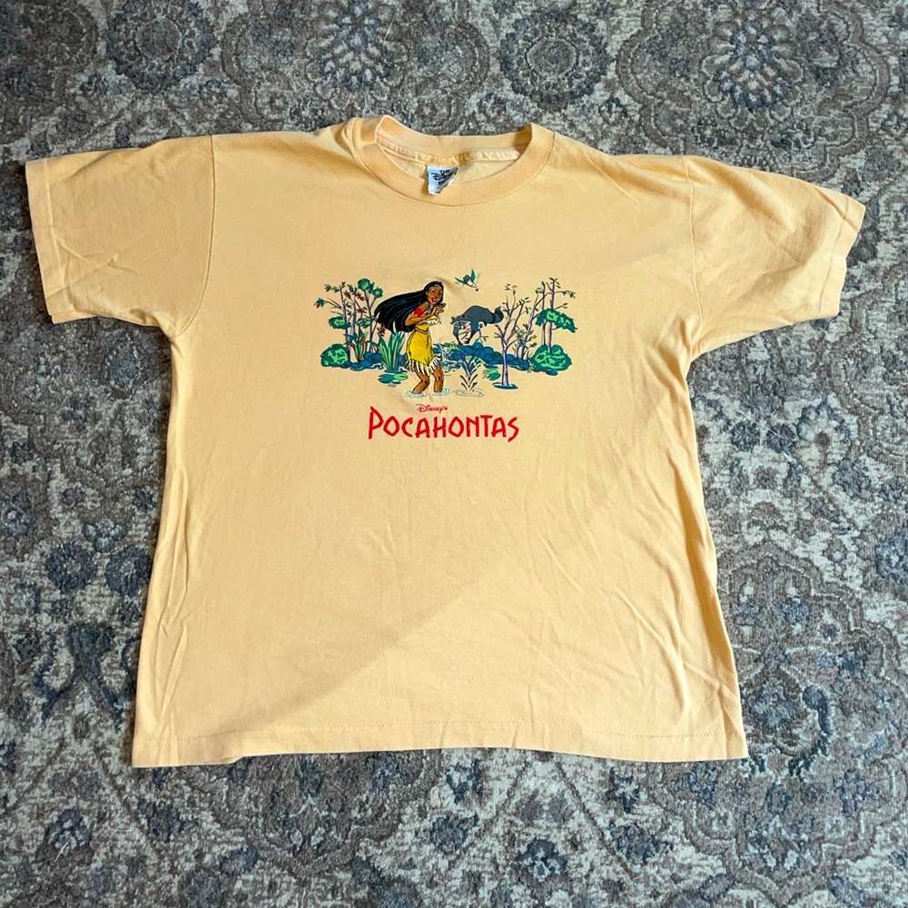 Vintage embroidered 1990’s disney store Pocahontas Tshirt size M